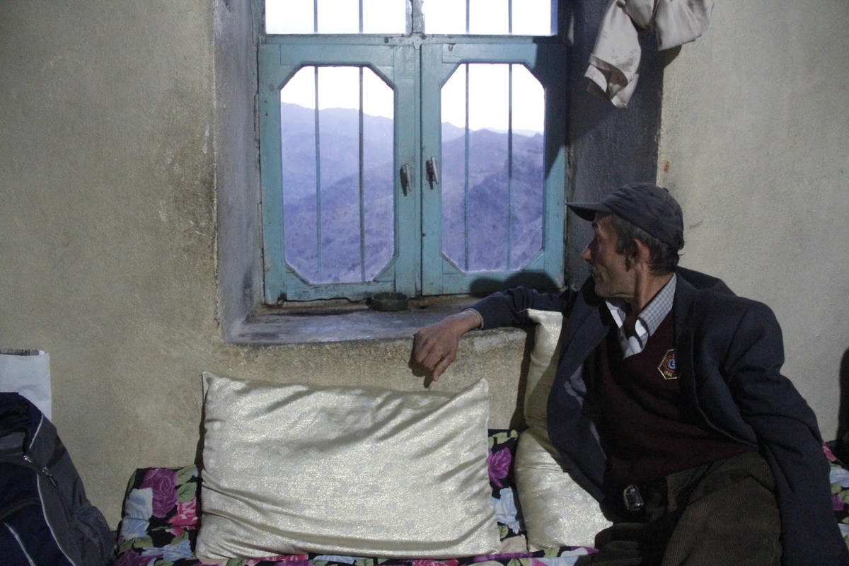 "Ermeni kimliği uzun bir gölge gibi her yerde takip ediyor"